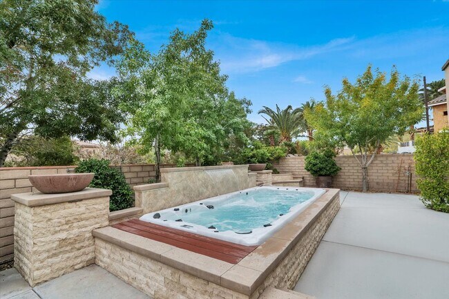 Building Photo - 12057 La Palmera Ave