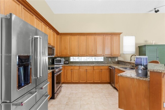 Building Photo - 3815 Oak Ridge Cir