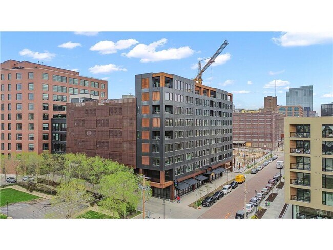 Building Photo - 728 N 3rd St