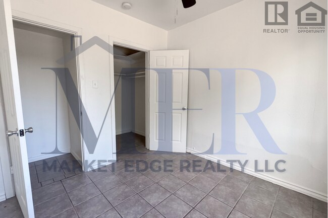 Building Photo - 2Bed/1Bath House at McDowell/32nd St! NO CREDIT, NO BACKGROUND, NO RENTAL HISTORY CHECK!