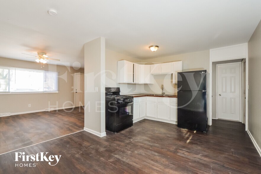 Building Photo - 955 Lorraine Ave