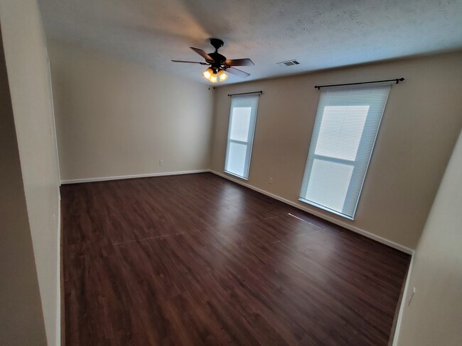 Building Photo - 6608 Autumnleaf Dr