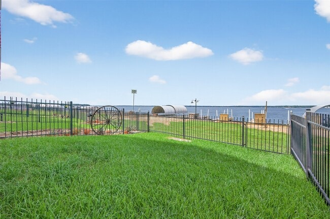 Building Photo - 16 Regency Pt