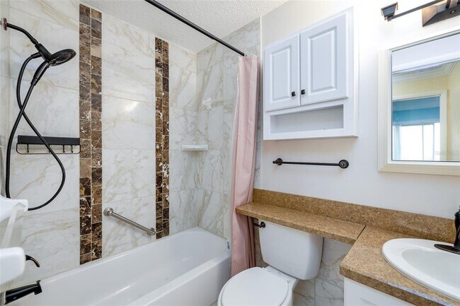 Building Photo - 1515 12th Ct SE