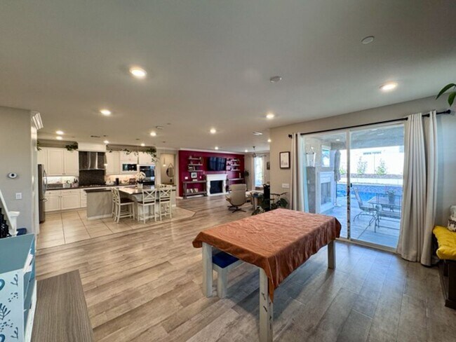 Building Photo - Stunning 5 Bedroom + Office Home with Priv...