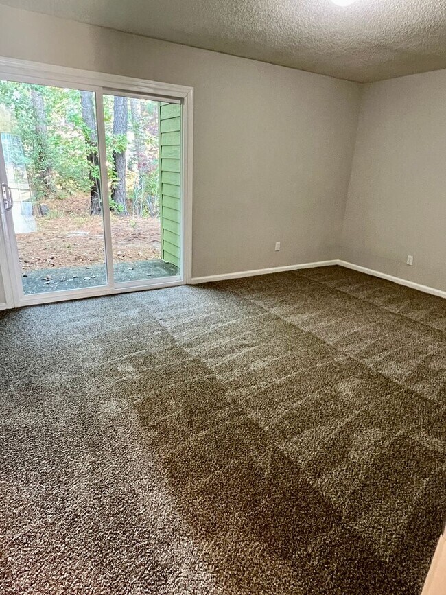 Building Photo - Cozy 1 Bedroom/1 Bath condo in Garden City...