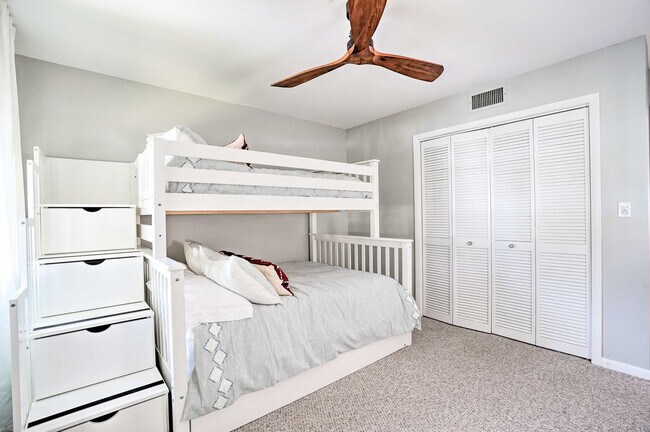Building Photo - 174 Bobolink Way