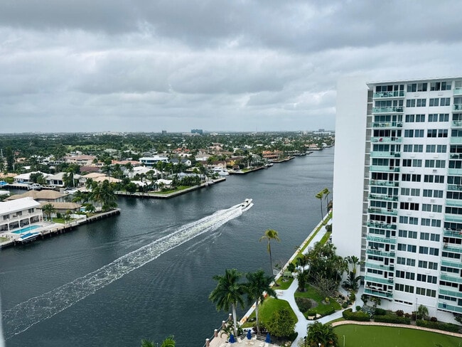 Building Photo - 3333 NE 32nd Ave