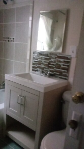 Building Photo - 1013 Nathaniel Rd