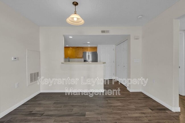 Building Photo - 490 E 700 S