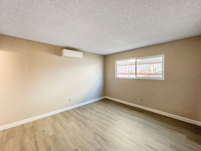 Building Photo - Charming 3BD/2BA House in Santee W/ W/D, M...