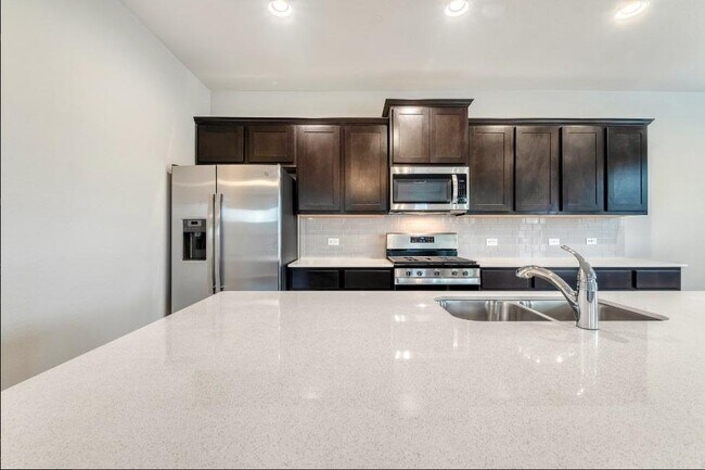 Building Photo - 3651 Sandy Brook Dr