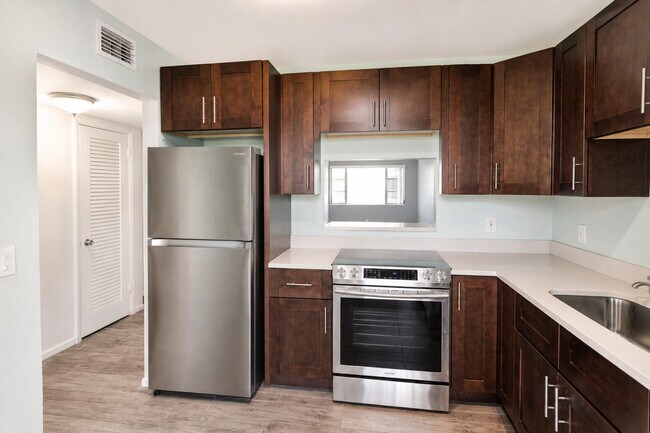 Building Photo - 4500 N Flagler Dr