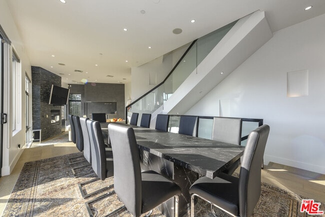 Building Photo - 2271 Gloaming Way