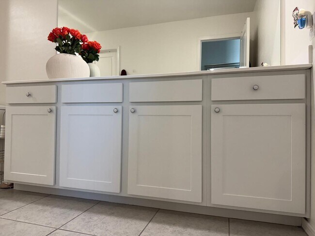 Building Photo - 5542 W Moody Trl