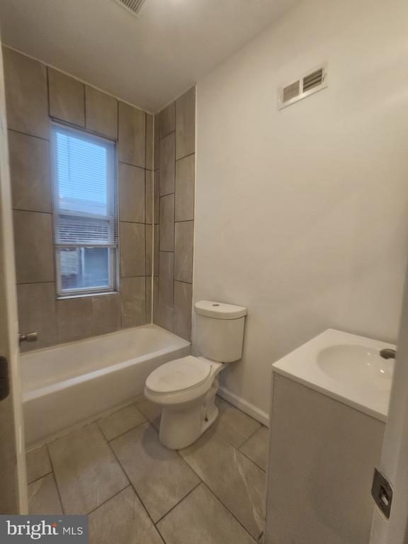 Building Photo - 423 N 52nd St