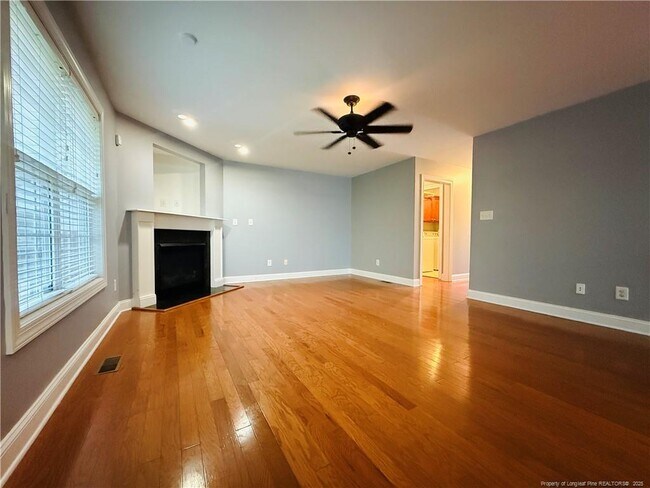 Building Photo - 611 Orchard Falls Dr