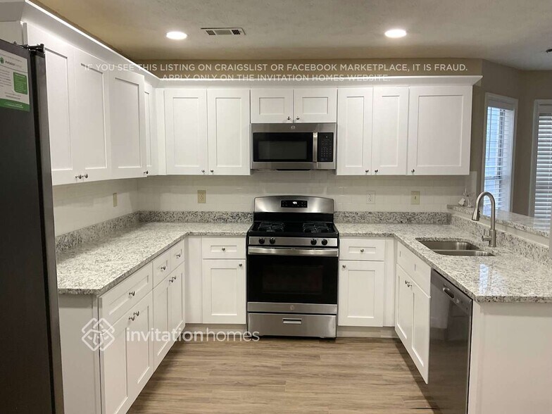 Building Photo - 810 Trellis Pond Ct