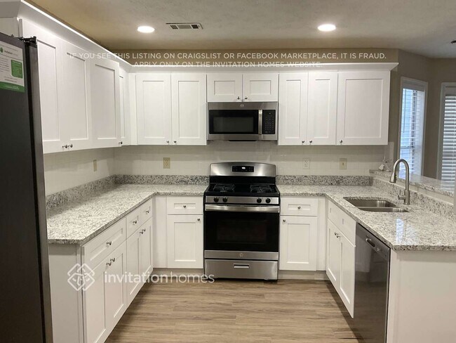 Building Photo - 810 Trellis Pond Ct