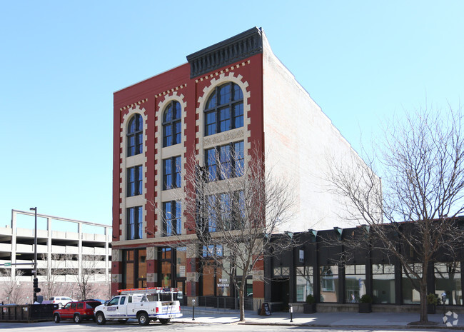 Building Photo - Meyer Raapke Flats