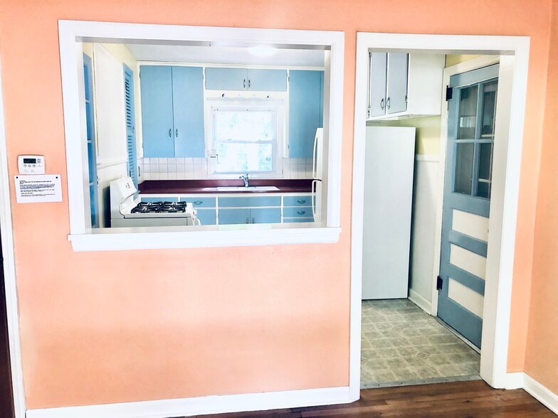 Building Photo - 705 Morningside Dr