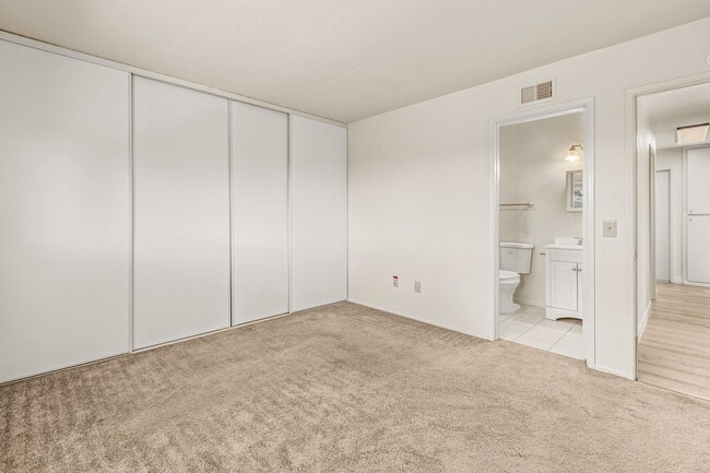 Building Photo - 10420 Greenford Dr