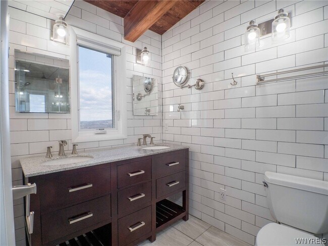 Building Photo - 2392 N Maple Ave