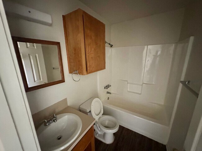 Building Photo - 204 W Avenue F