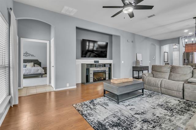 Building Photo - 6548 Fairview Dr