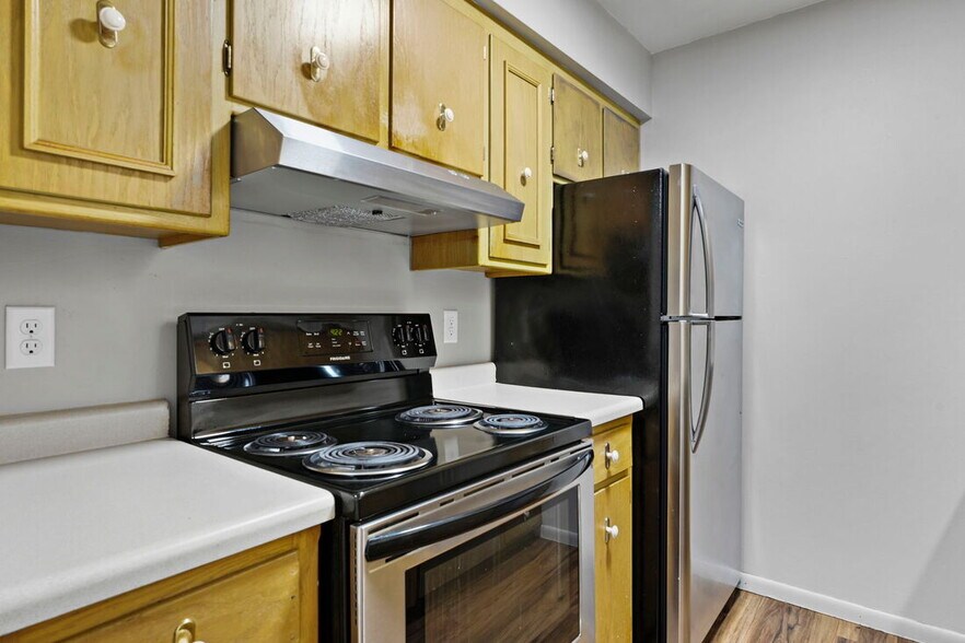 Building Photo - 5006 Whitcomb Dr