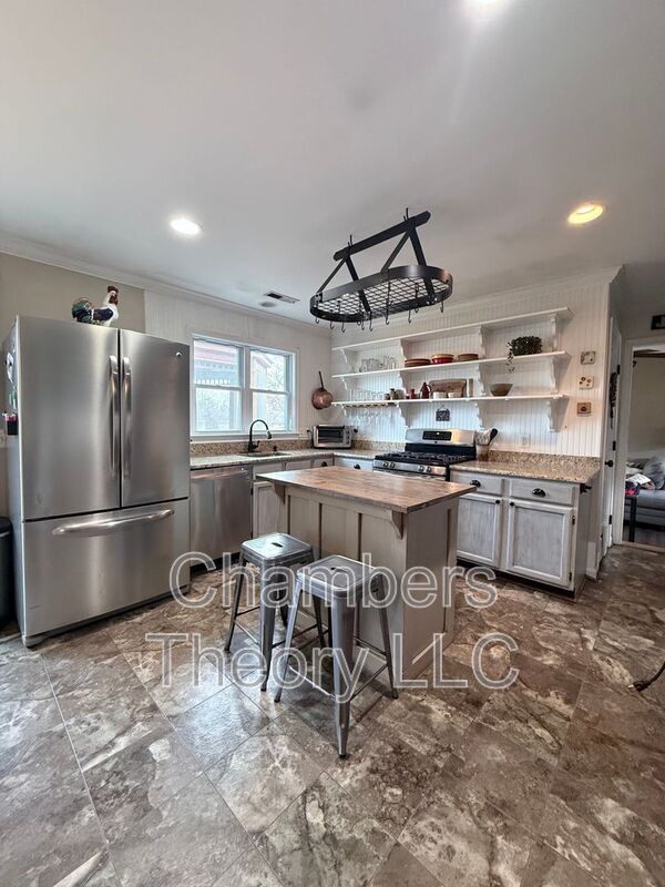 Building Photo - 16 Honeybee Ave