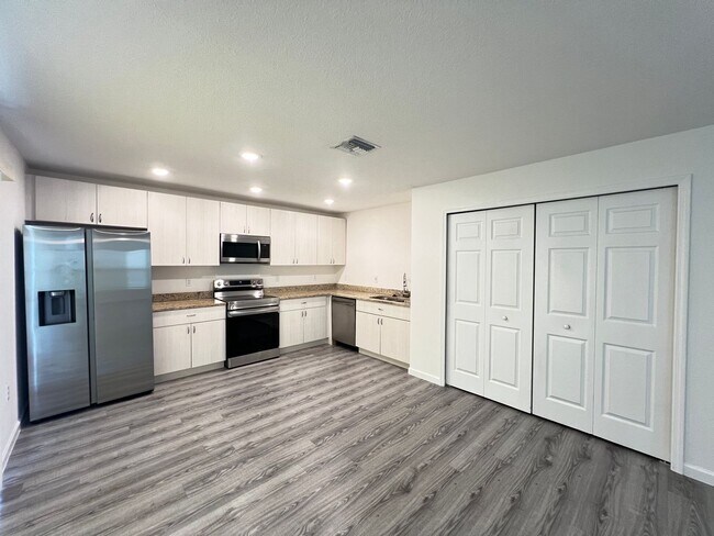 Building Photo - Beautiful and Lovely 3BD/2BA Home in Ocala!!l