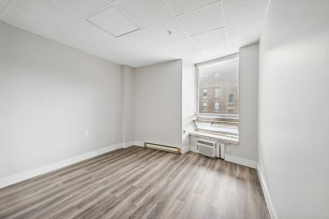 Building Photo - Franklin Park Apartments