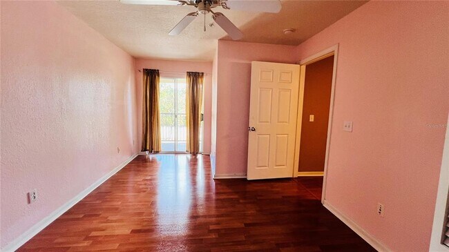 Building Photo - 9165 Lee Vista Blvd