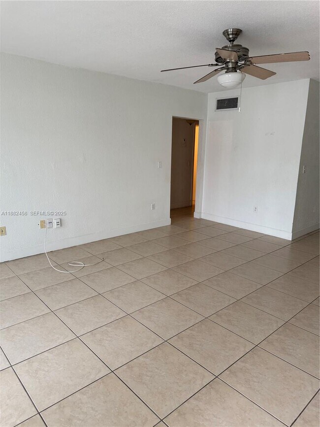 Building Photo - 1142 99th St