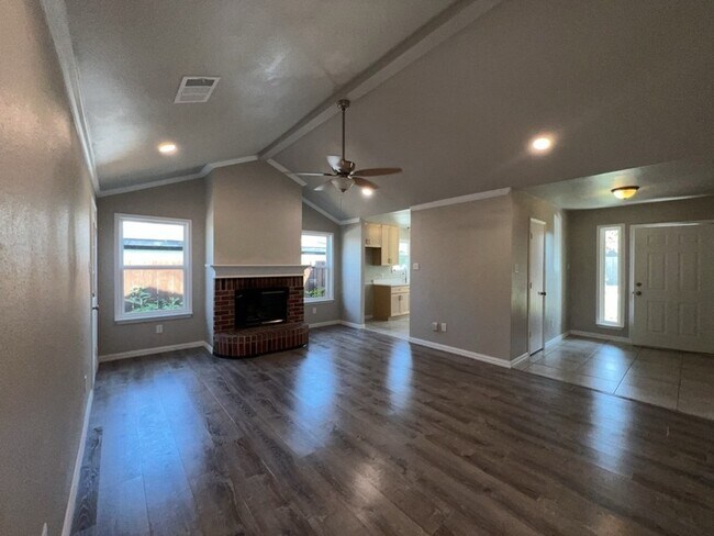 Building Photo - 5728 Shady Springs Trail