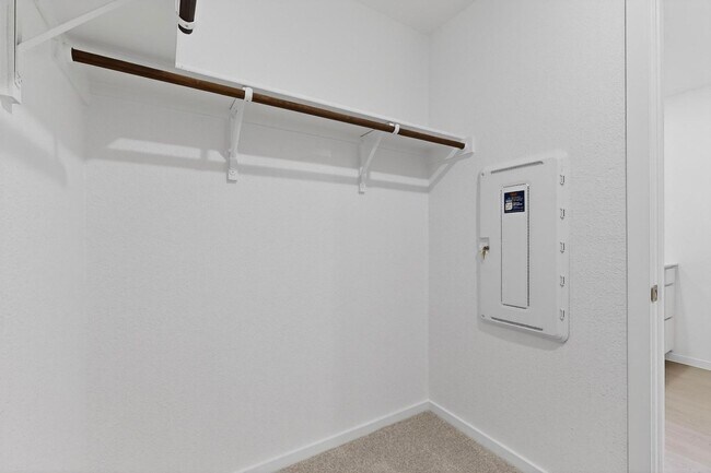 Building Photo - 3 Bedroom, 2 Bath Single-Story Lennar Home in Eastland Community