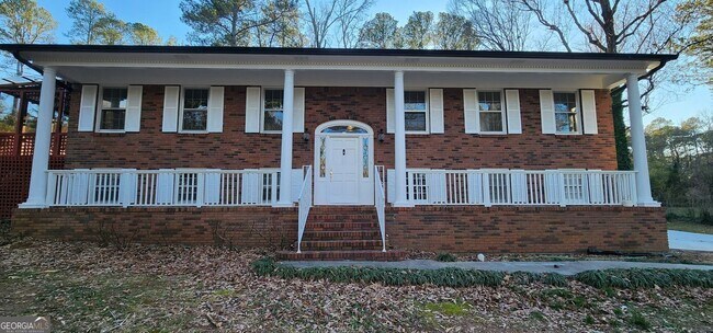 Building Photo - 2349 Valley Way