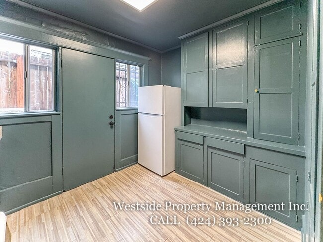 Building Photo - 1520 Andalusia Ave