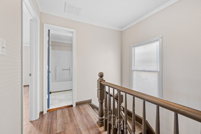 Building Photo - 1015 Cabell St