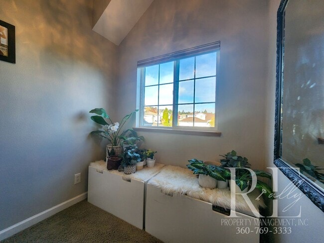 Building Photo - Elegant Silverdale Home with Private Backyard Oasis