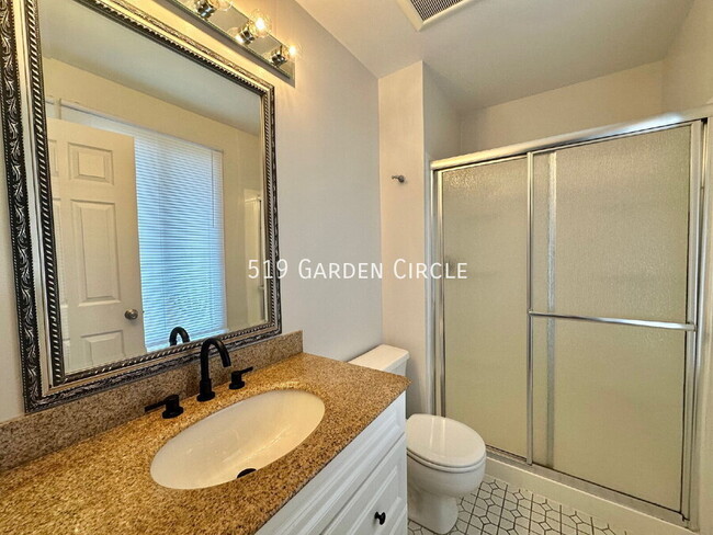Building Photo - 519 Garden Cir
