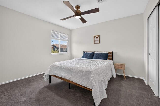 Building Photo - 1703 Comfort Ln