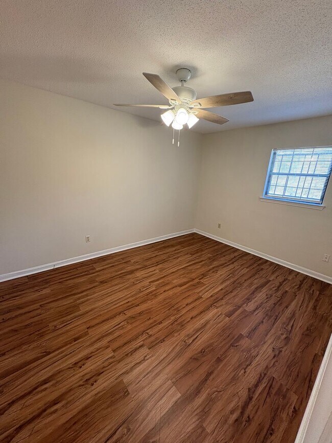 Building Photo - 5101A N. Moore Lane