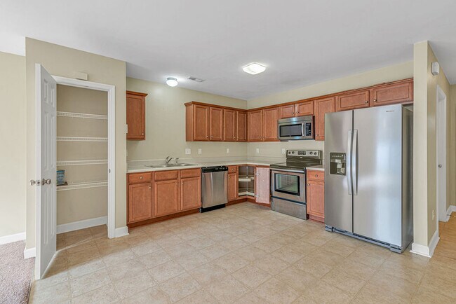 Building Photo - 188 Pine Hollow Rd