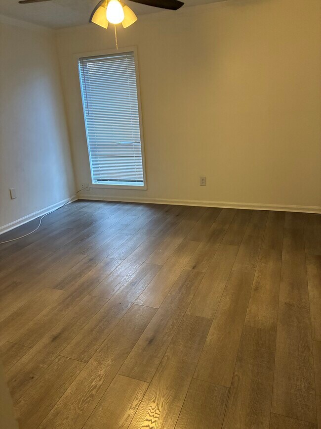 Building Photo - 2340 Beaver Ruin Rd