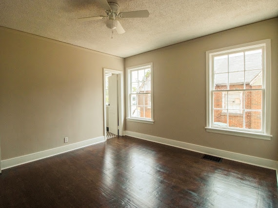 Building Photo - 1632 43rd Pl