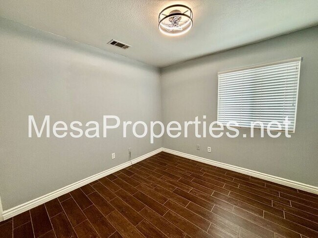 Building Photo - 16486 Salinas St