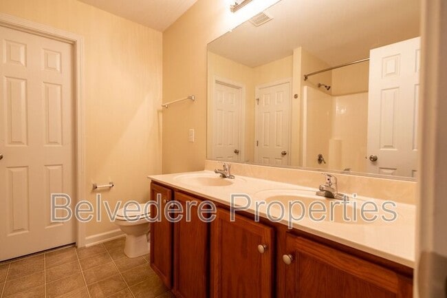 Building Photo - 36 Ackland Dr