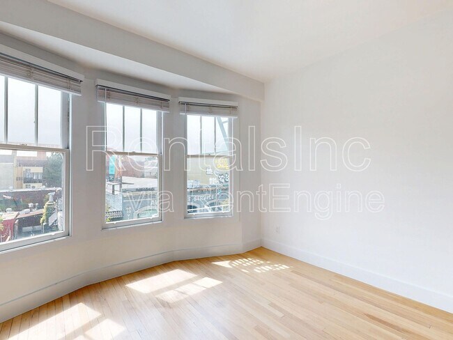 Building Photo - 1294 Grove St
